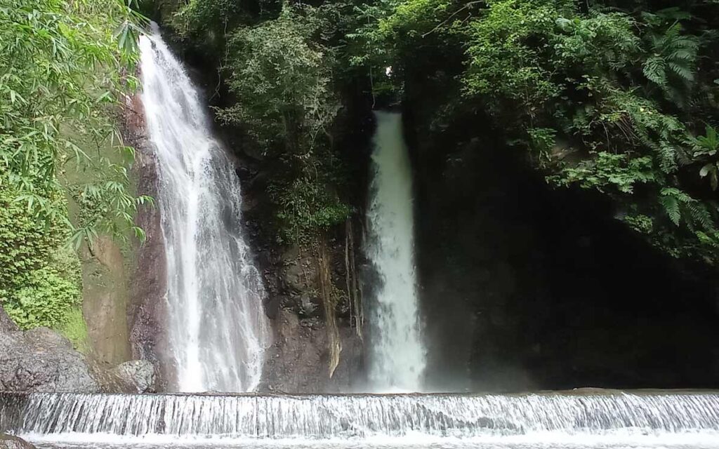 saotome paradise center road waterfall